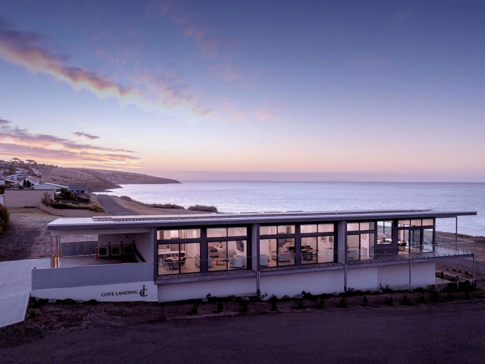 Cove Landing Marina Apartments - Stay in luxury apartment
family friendly luxury accommodation Penneshaw Kangaroo Island holiday rental