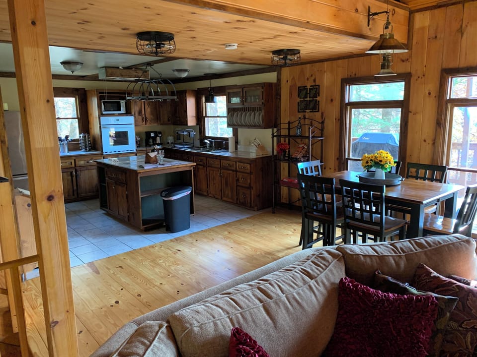 Kitchen Eating Area