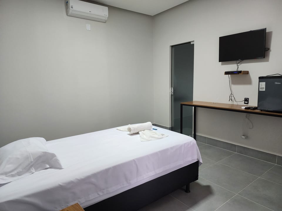 Single Room, Patio | Desk, free WiFi