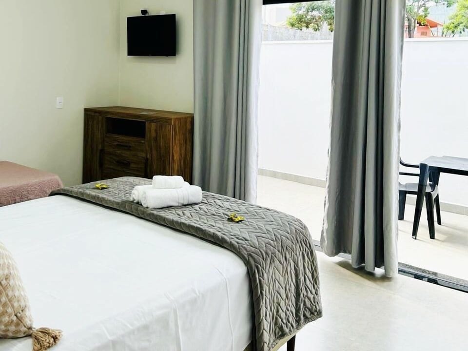 Deluxe Suite | Iron/ironing board, free WiFi, bed sheets