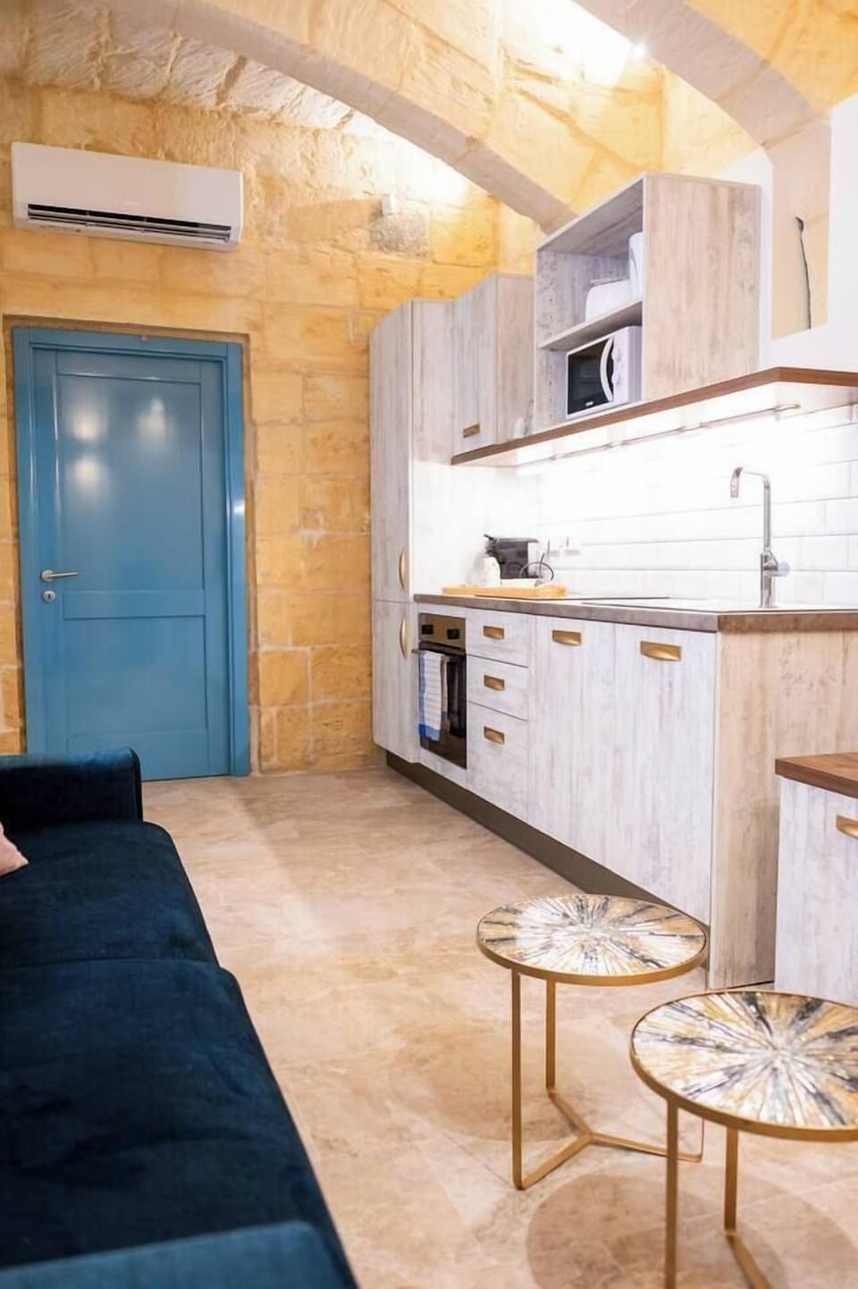 Kitchen (2)