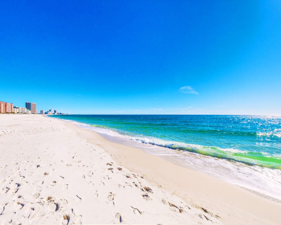 1/2 Mile From Romar Public Beach Access