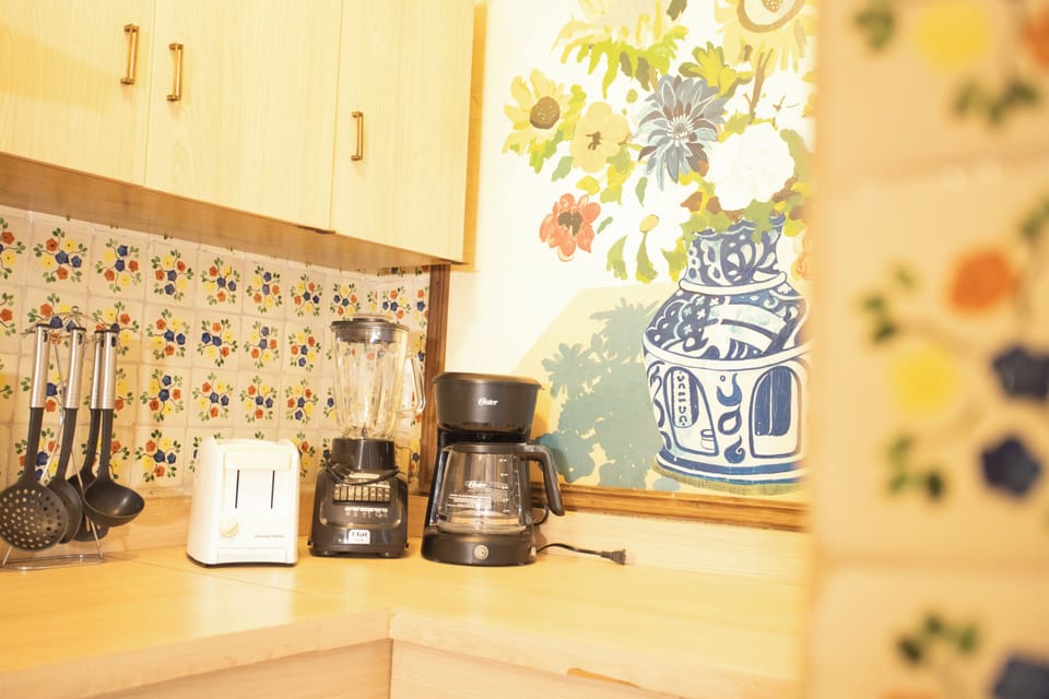 Superior House, 4 Bedrooms | Private kitchen | Full-size fridge, microwave, oven, stovetop