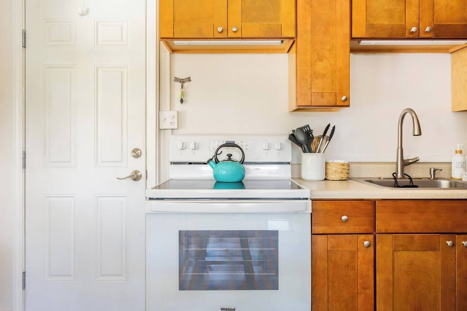 full kitchen