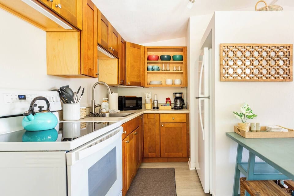 Full kitchen
