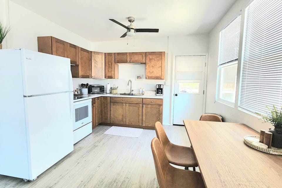 Full kitchen