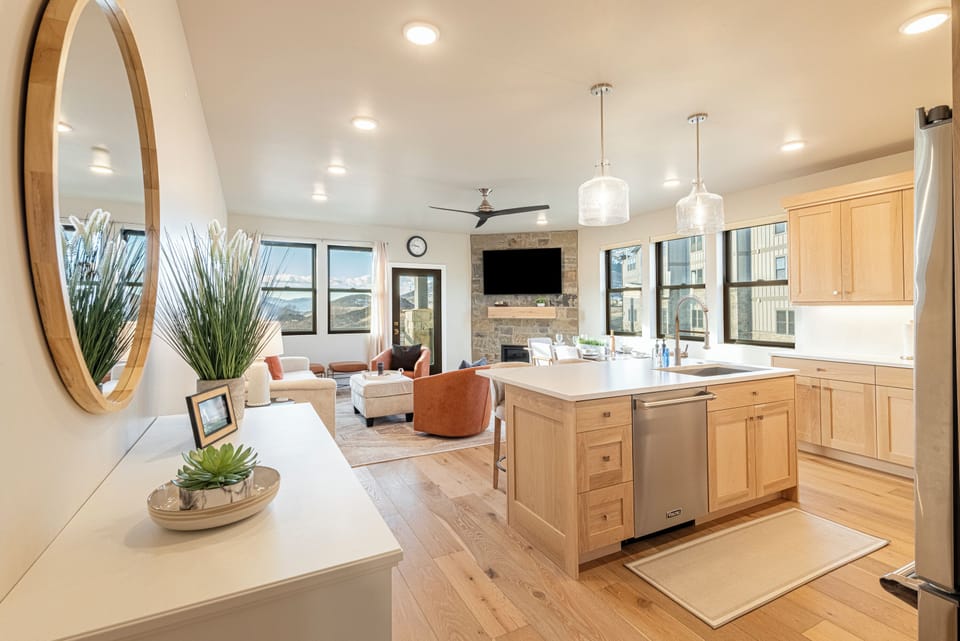 New luxury condo in Mayflower / Deer Valley East Village