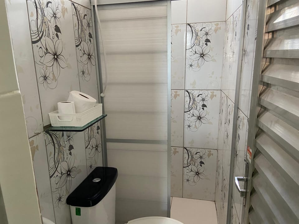 Basic Double Room, 1 Double Bed, Air conditioning | Bathroom | Shower, towels, soap, shampoo