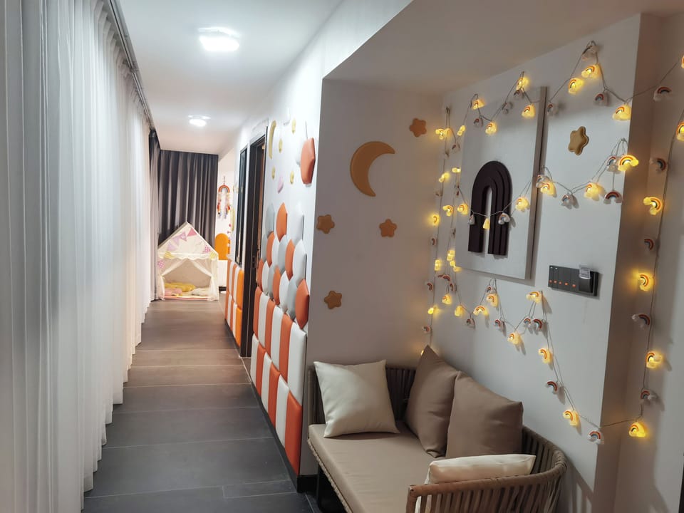 Family Twin Room, City View | Hypo-allergenic bedding, down comforters, desk, laptop workspace