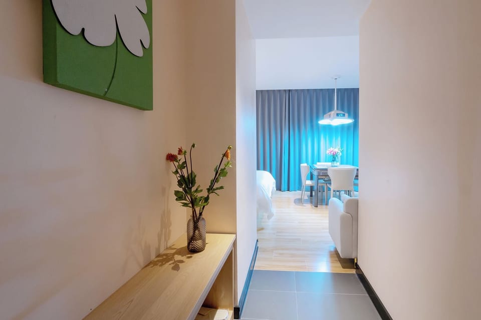 Executive Double Room, City View | Hypo-allergenic bedding, down comforters, desk, laptop workspace