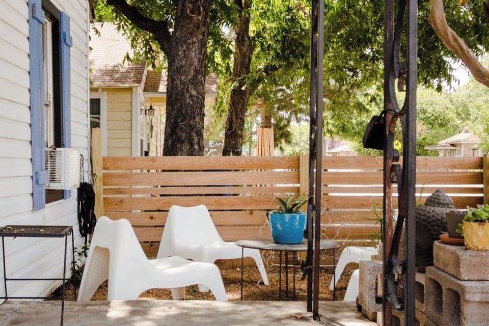 Front Lounging Area