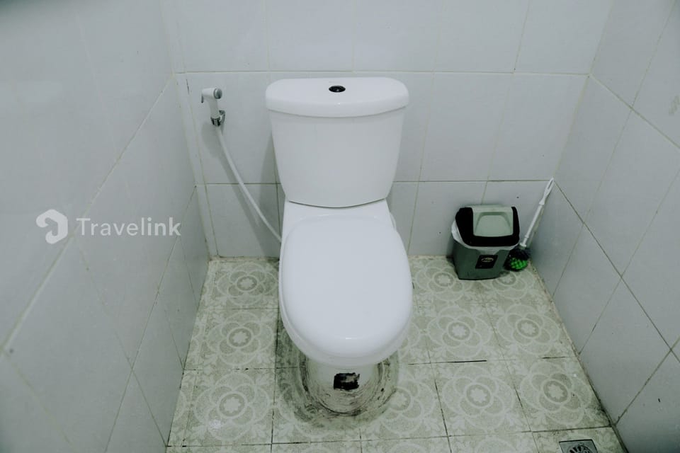 Superior Room, Hill View | Bathroom | Free toiletries, towels, soap, shampoo