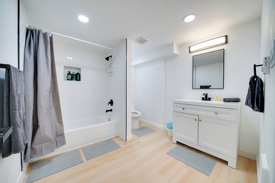 Full Bathroom