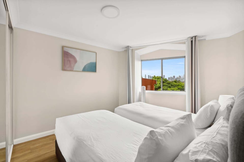 Bedroom 2 (two king singles)