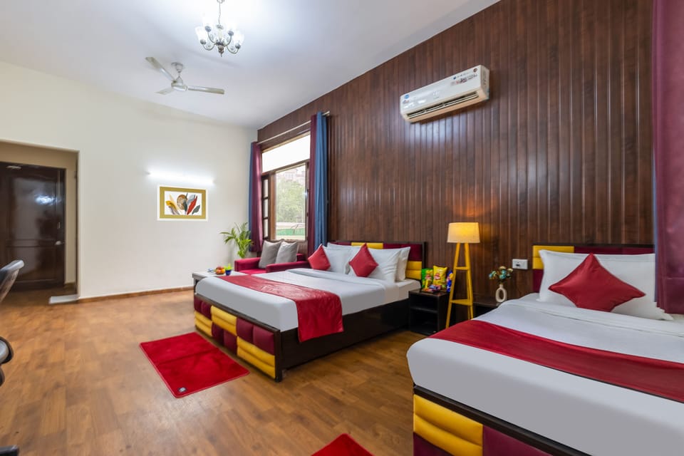 Family Room, City View | WiFi (free)