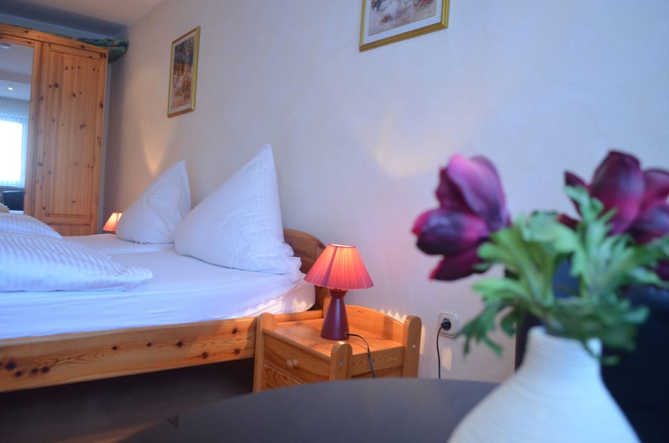 Basic Single Room | Free WiFi