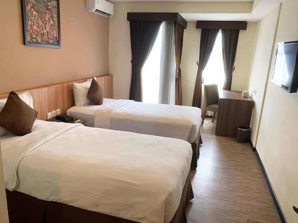 Superior Twin Room, City View | In-room safe, blackout drapes, iron/ironing board, free WiFi