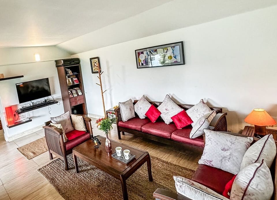 Deluxe Double Room | Living area