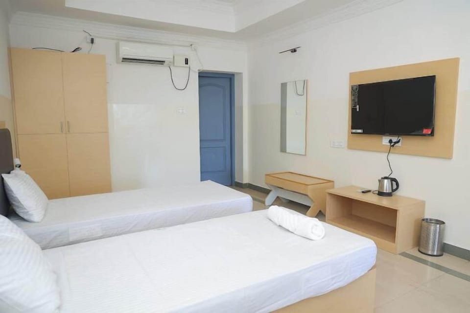 Deluxe Double Room | Desk, laptop workspace, free WiFi