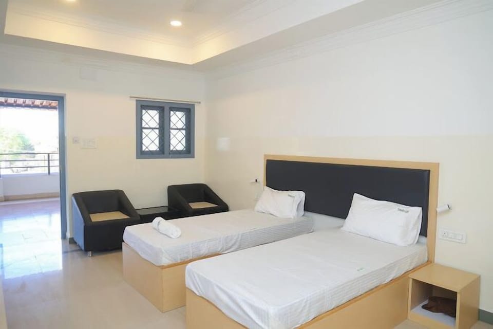 Deluxe Double Room | Desk, laptop workspace, free WiFi