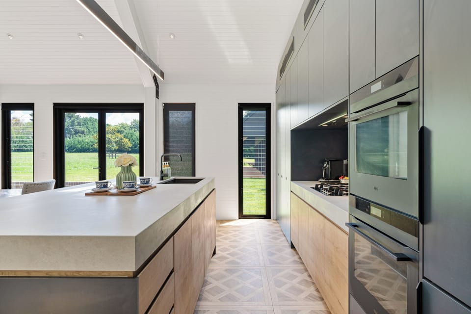 Full kitchen for longer stays.