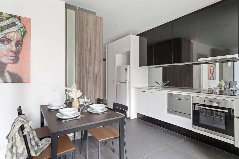 An equipped kitchen.