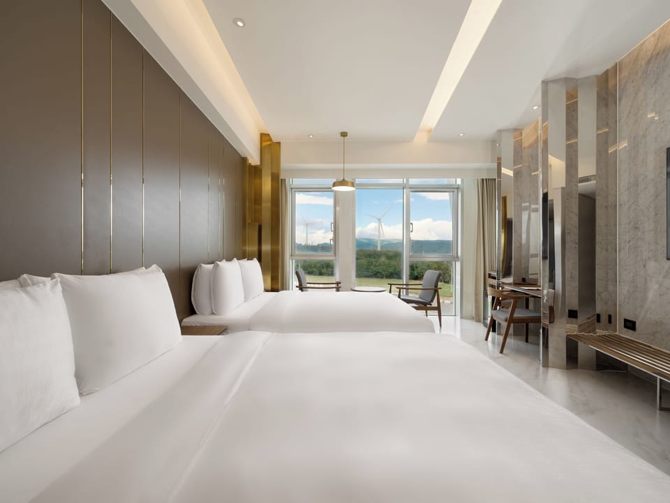 Classic Twin Room | Free minibar, desk, blackout drapes, soundproofing