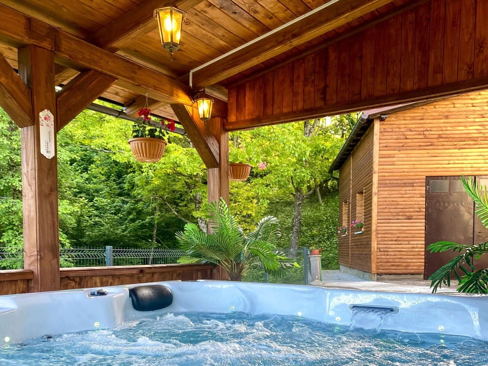 Wood, Furniture, Wood Stain, Swimming Pool, Flowerpot, Deck, Eco Hotel, Resort, Cottage
