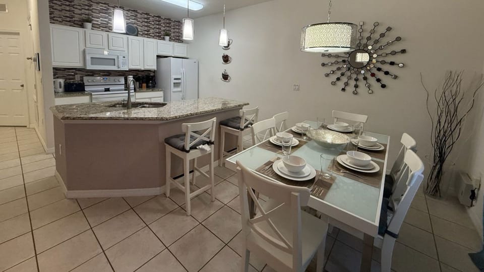 4 bedrooms, high-speed internet