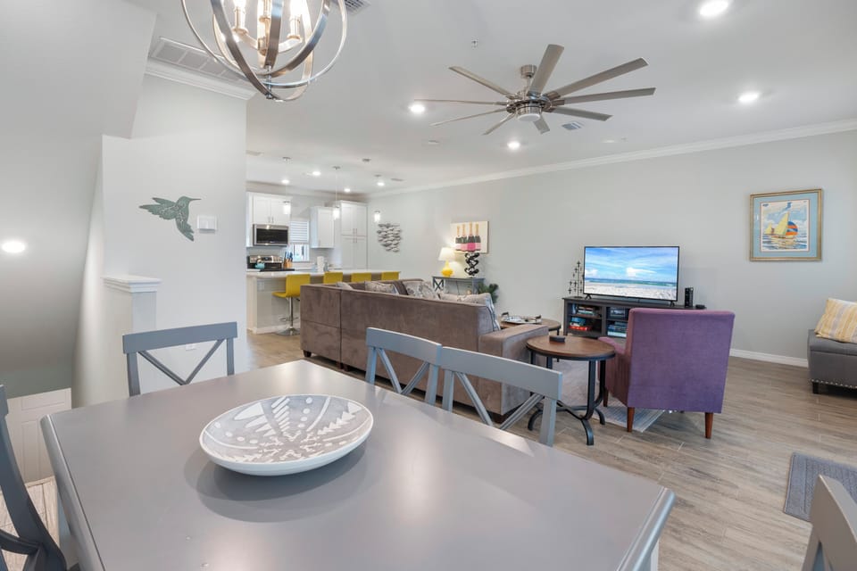Hummingbird Hideaway - 14306 Beach Heather at Lost Key - Open concept floor plan.
