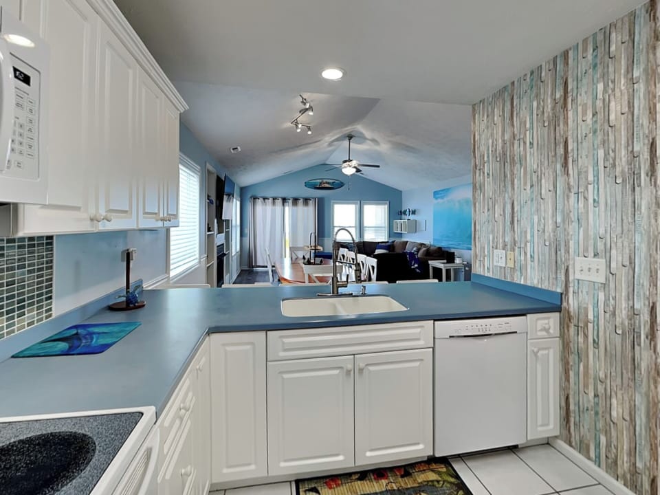 Full Size Kitchen