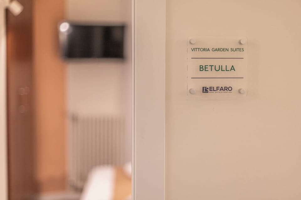 Room (Betulla Suite) | Desk, laptop workspace, blackout drapes, free WiFi