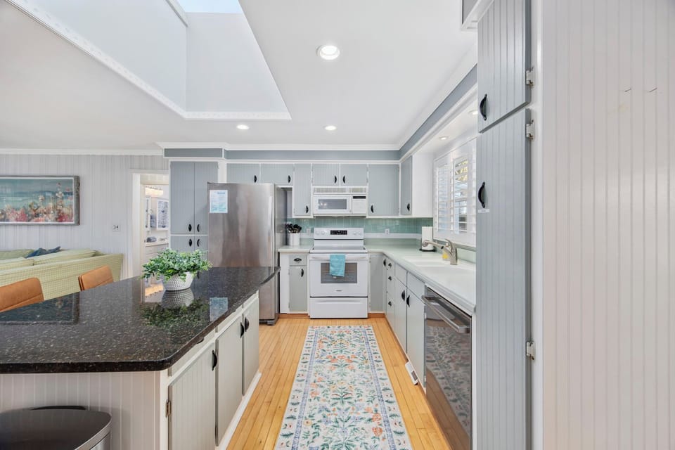 Bright and spacious kitchen with all the essentials for easy meal prep.