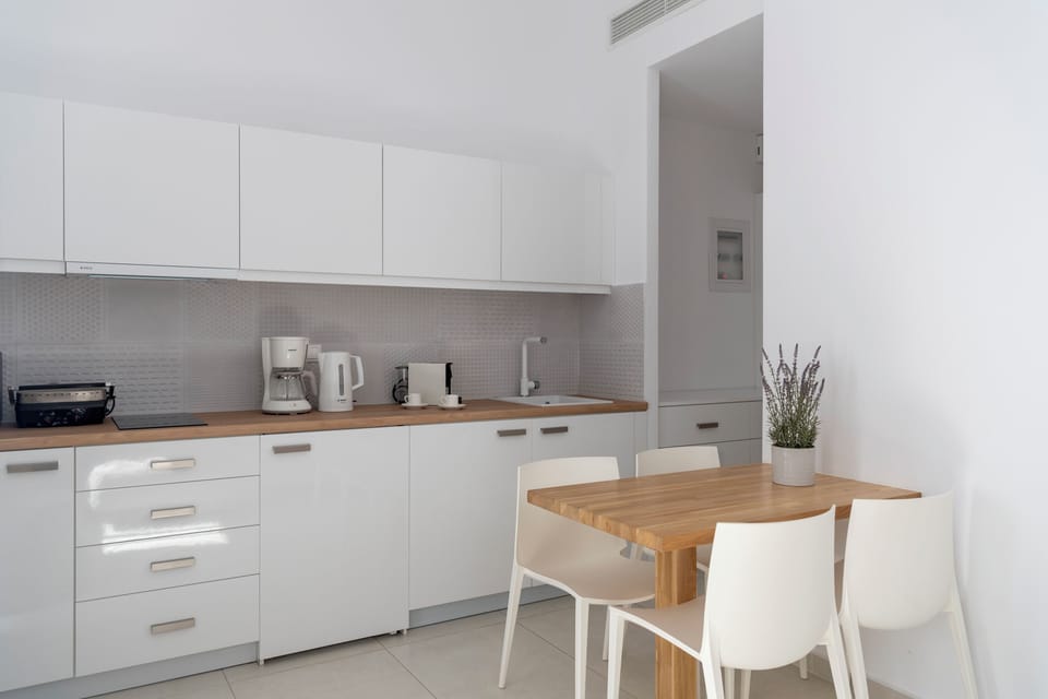 House | Private kitchen | Espresso maker, electric kettle, toaster, highchair