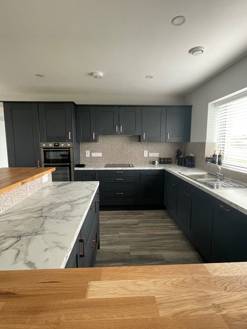 House | Private kitchen | Fridge, microwave, oven, stovetop
