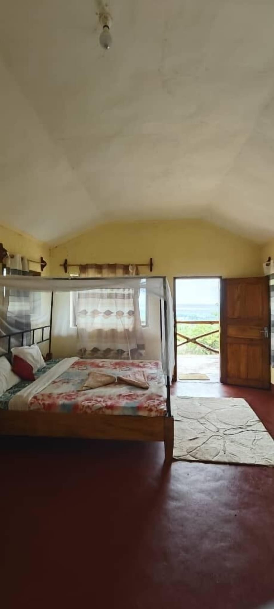 Economy Double or Twin Room, Valley View | Desk, laptop workspace