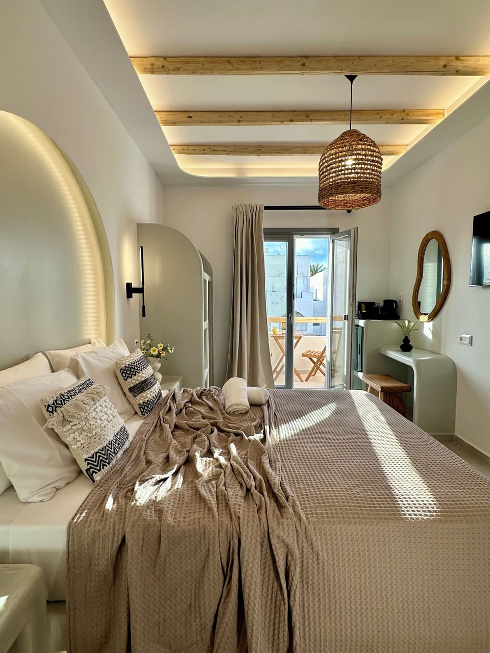 Double Room, 1 Queen Bed, Non Smoking, Balcony | Premium bedding, down comforters, memory foam beds, minibar