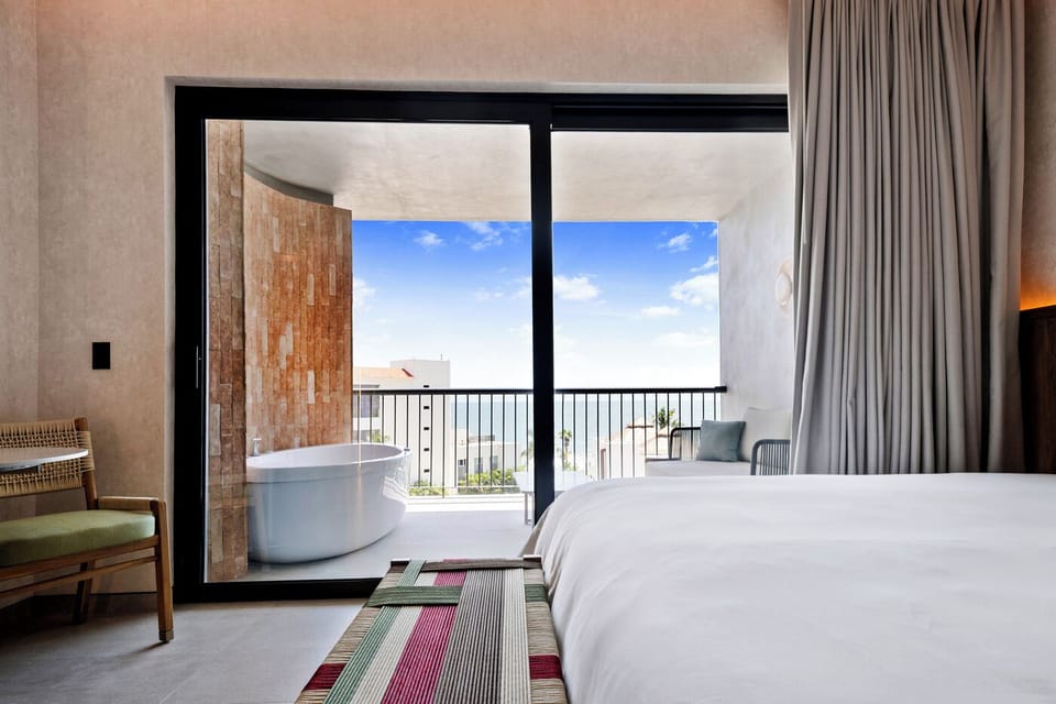 Premium bedding, down comforters, minibar (free items), in-room safe
