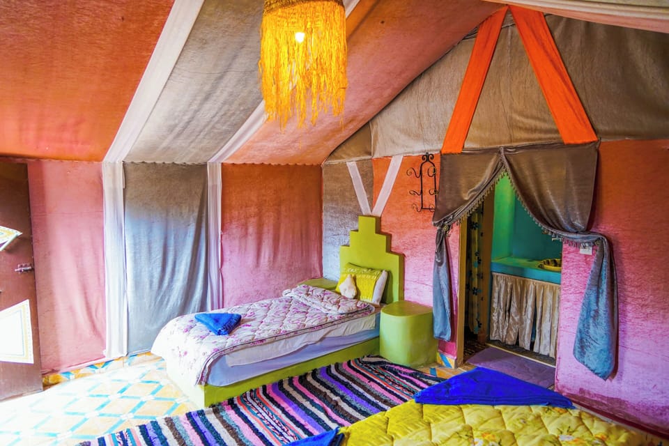 Triple Room, Patio, Desert View | Desk, bed sheets