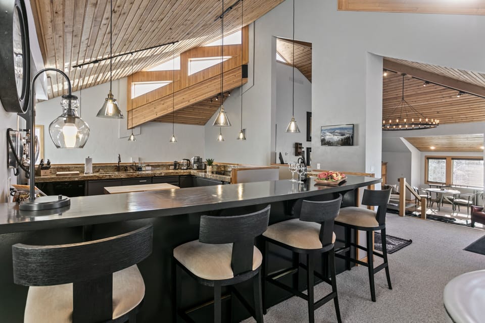 Indoors, Architecture, Building, Dining Room, Dining Table