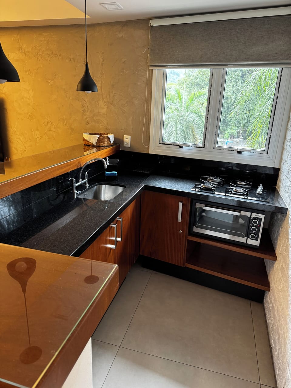 Deluxe Apartment, 2 Bedrooms, Kitchen, Mountain View | Private kitchen | Fridge, microwave, oven, stovetop