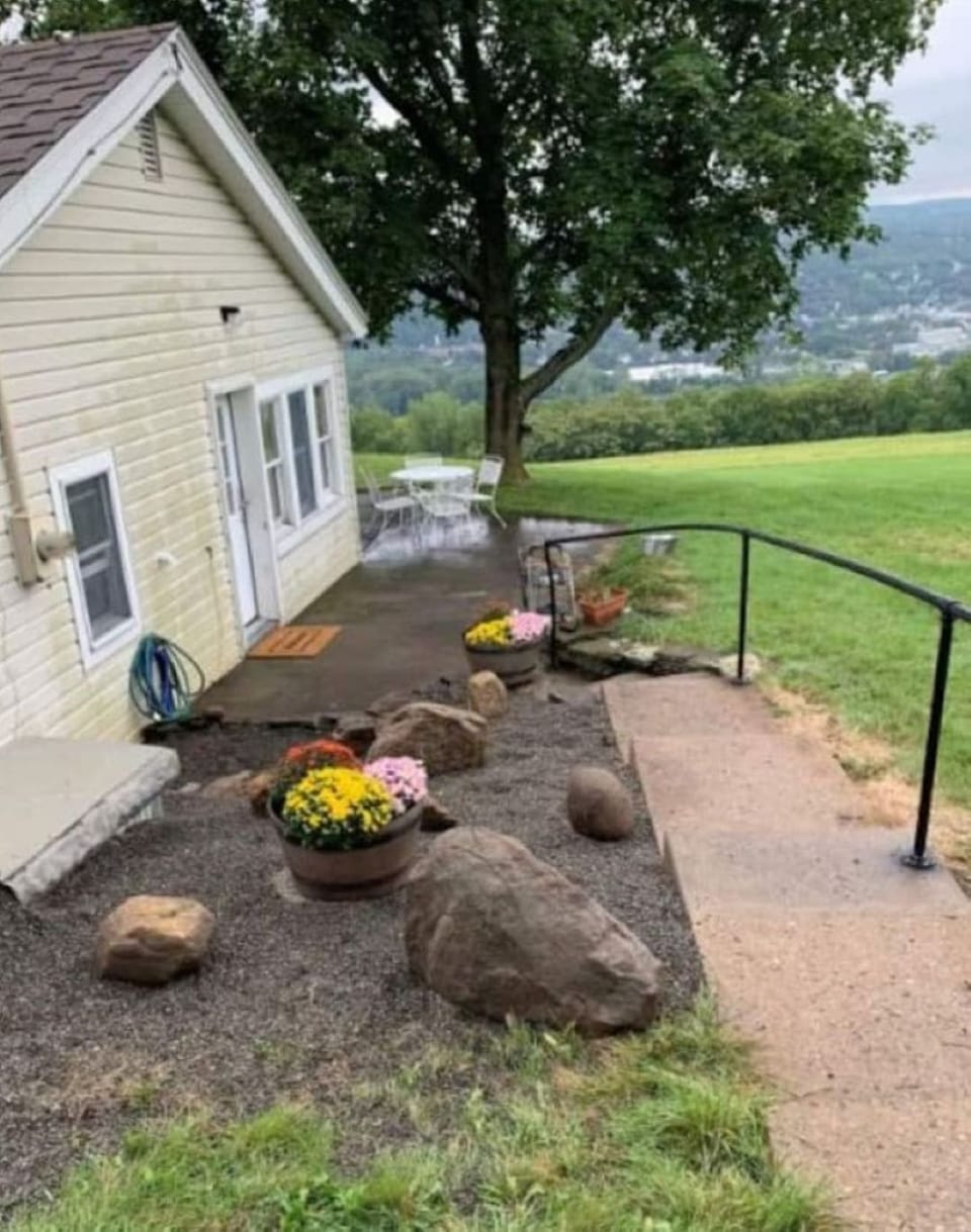 Steps to rear entrance.