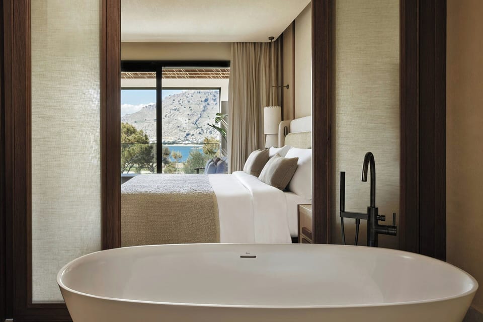 Executive Suite, 1 King Bed with Sofa bed, Sea View | Minibar, in-room safe, blackout drapes, soundproofing