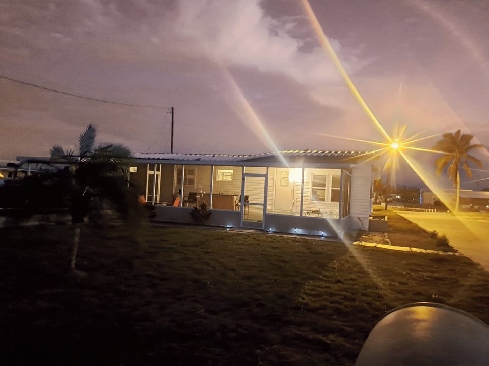Hang out in lanai and catch a sunset