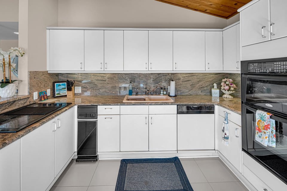 Prepare delicious meals in the fully equipped kitchen.