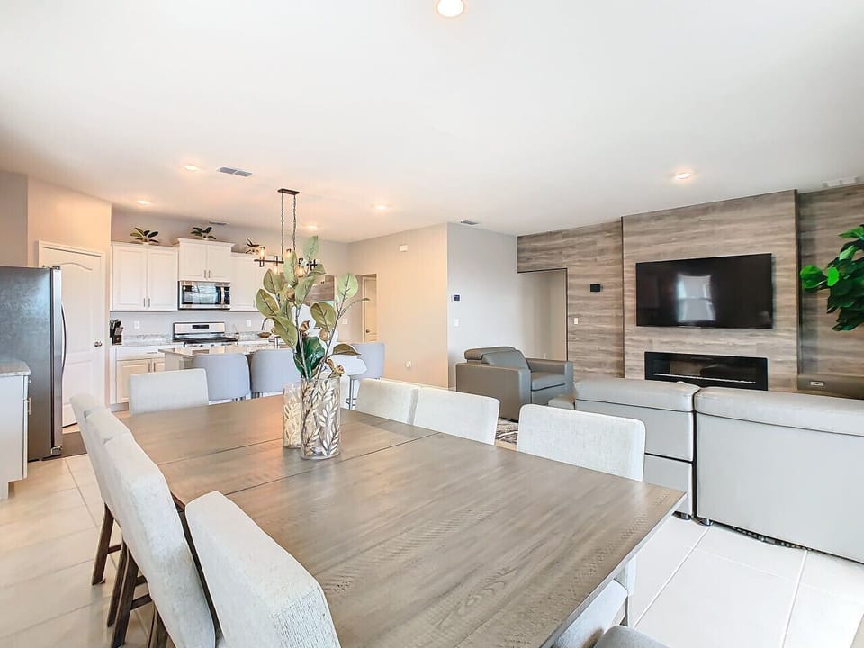 Modern and Stylish Home Designed for Comfort