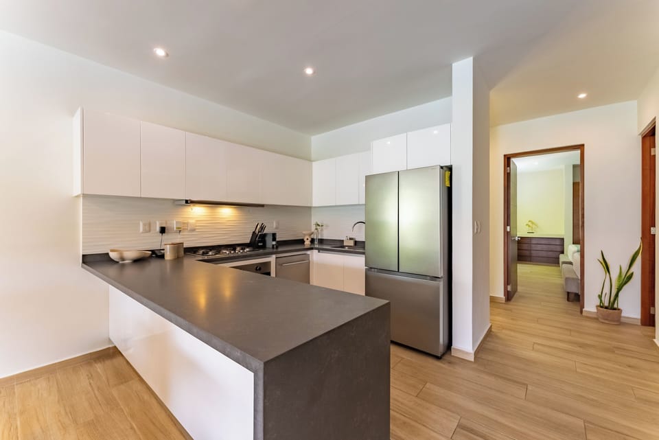 Deluxe Apartment, 2 Bedrooms, Lake View, Ground Floor | Private kitchen | Full-size fridge, microwave, oven, stovetop
