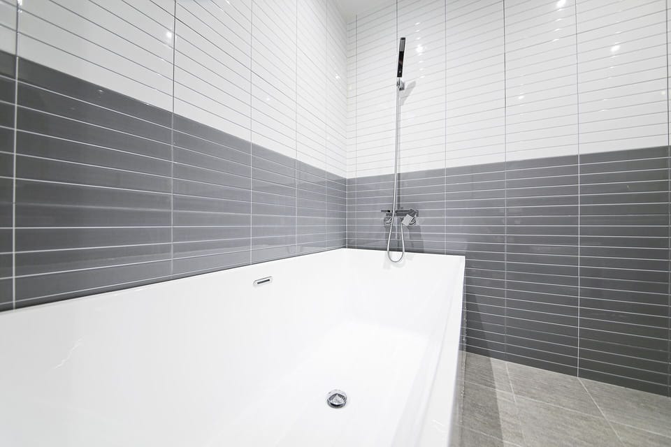 Premium Double Room, Lake View | Bathroom | Hair dryer, bathrobes, slippers, towels