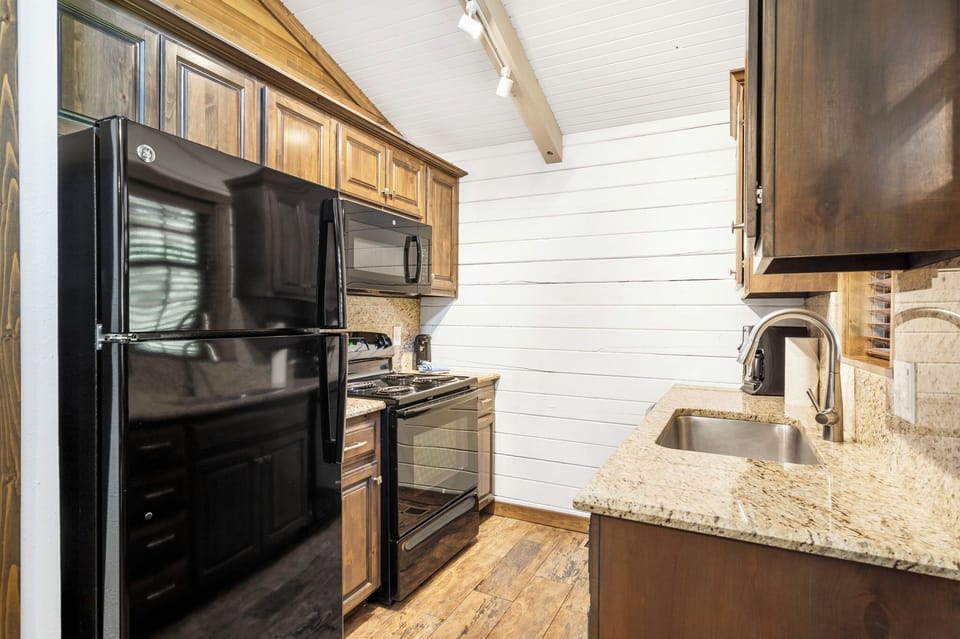 Fully Equipped Kitchen with Full-Size Appliances
