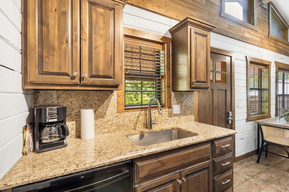 Fully Equipped Kitchen with Full-Size Appliances